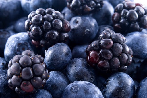 blueberries and blackberries2